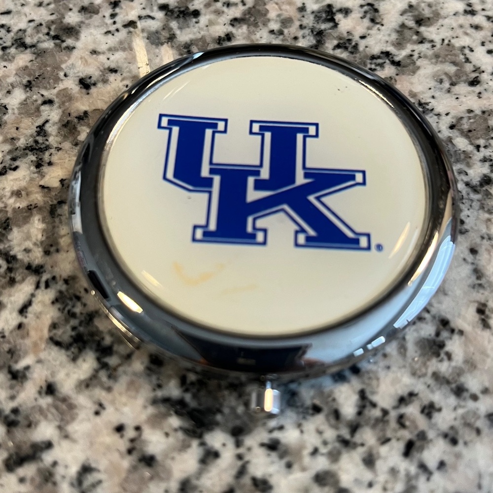 Vintage UNIVERSITY OF KENTUCKY  Compact